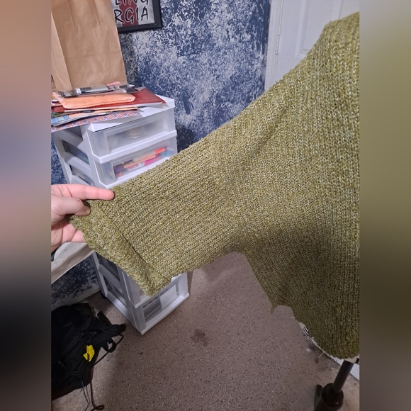 Cropped sweater - Picture 4 of 9